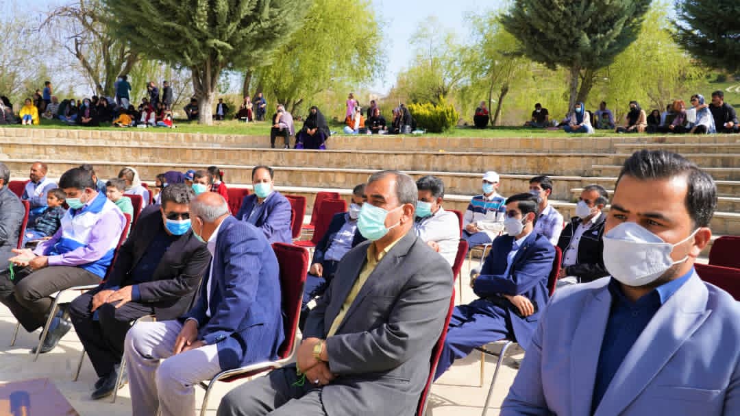 به همت اداره‌کل میراث فرهنگی،گردشگری و صنایع دستی کهگیلویه و بویراحمد برگزار شد:  جشن ۱۲ فروردین در پارک ساحلی یاسوج برگزار شد