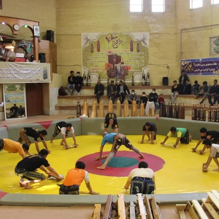 با حضور مسئولین استانی ،جشن گلریزان زندانیان جرایم غیر عمد در یاسوج برگزار شد