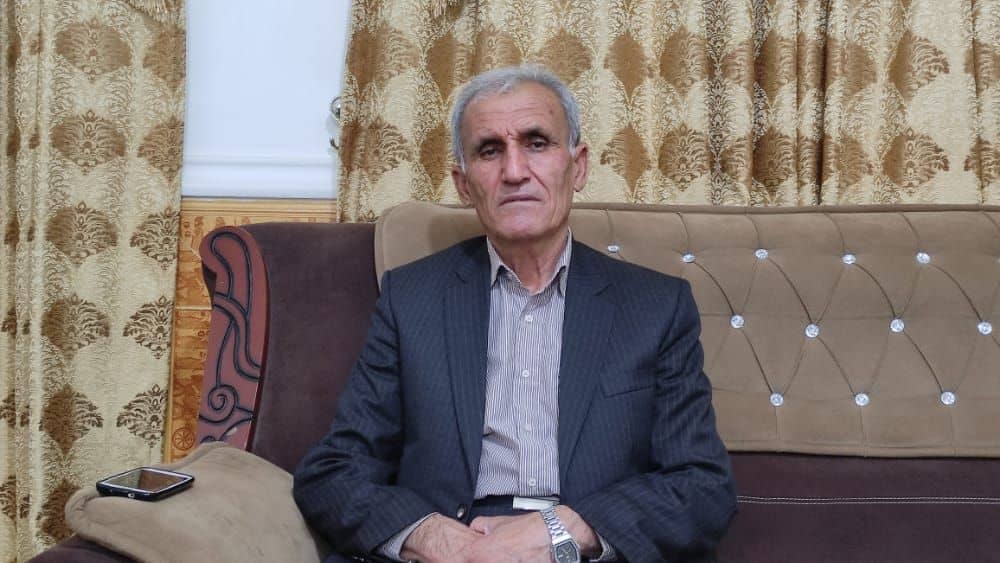 داستانی از گچ، تخته، کوهستان