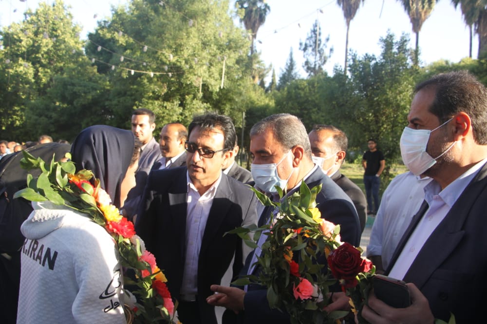 با حضور مسئولان؛  مراسم استقبال از قهرمان المپیک در دهدشت برگزار شد+تصاویر