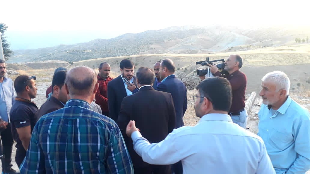 بازدید فرماندار و جمعی از مسولان شهرستان لنده از روستای چهاراه آل طیب+تصاویر