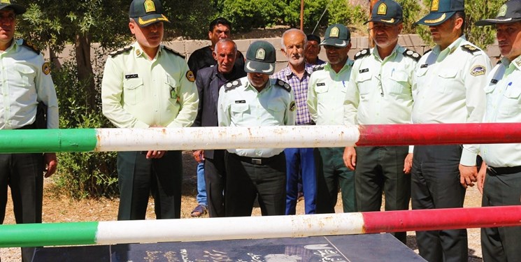 دیدار مسئولان انتظامی کهگیلویه با خانواده شهید امنیت "مقداد بویر"