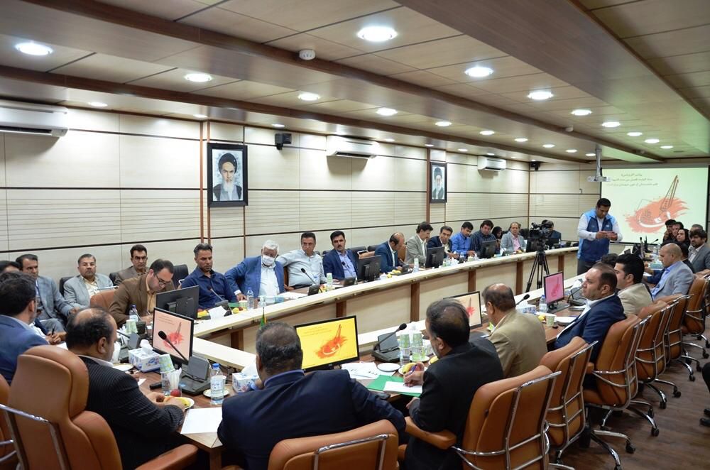 رئیس اتاق بازرگانی یاسوج در نشست با رئیس کمیسیون صنایع و معادن مجلس مطرح کرد: قوانین «دست و پاگیر» مشکل اصلی تولید و تجارت است