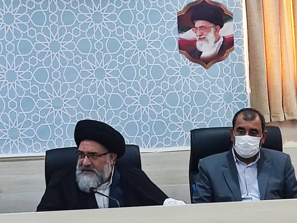 نشست دستگاههای فرهنگی و هنری به مناسبت گرامیداشت پنجم مرداد، سالروز اقامه نخستین نماز جمعه کشور در دفتر نماينده ولی فقیه در استان کهگیلویه و بویراحمد برگزار شد