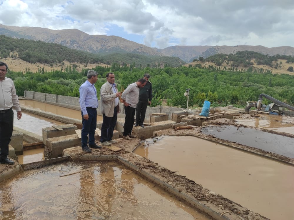 بازدید مسولان استانی و شهرستانی از منطقه طسوج چرام/تصاویری از عمق فاجعه و ابعاد سیل ویرانگر در این منطقه