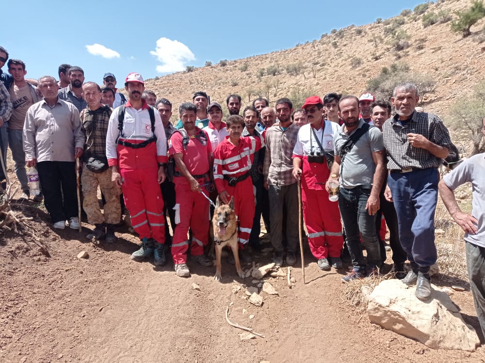 پیدا شدن جوان گمشده در ارتفاعات روستای باباحاجی توسط سگ‌های زنده یاب