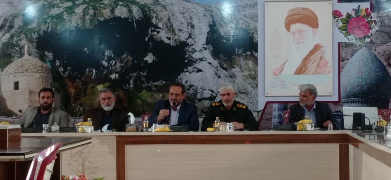 فرماندار کهگیلویه در نشست با فرماندهان و رزمندگان گردان حضرت رسول:    ترویج فرهنگ ایثار و شهادت ضرورت جامعه امروز در مقابله با شبیخون فرهنگی است