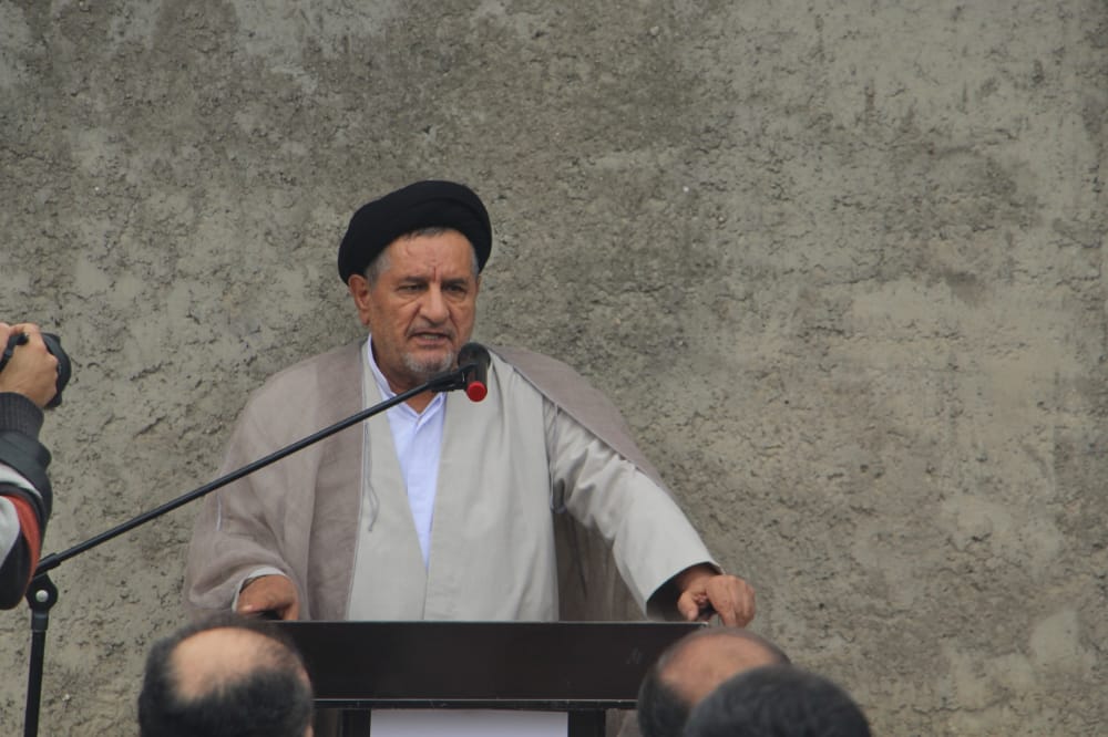 حجت الاسلام موحد در افتتاح یک شرکت تعاونی تولیدی پوشاک در روستای طولیان شهرستان کهگیلویه:مدیران باید فاصله شان را با مردم از میان بردارند/در تسریع اجرای طرح‌های تولیدی و اشتغال‌زایی مانع تراشی نکنید