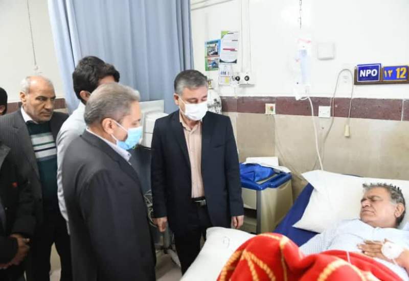 مدیران نفت و گاز گچساران به عیادت مجروحین حادثه ‌تیراندازی اداره شیمیایی رفتند