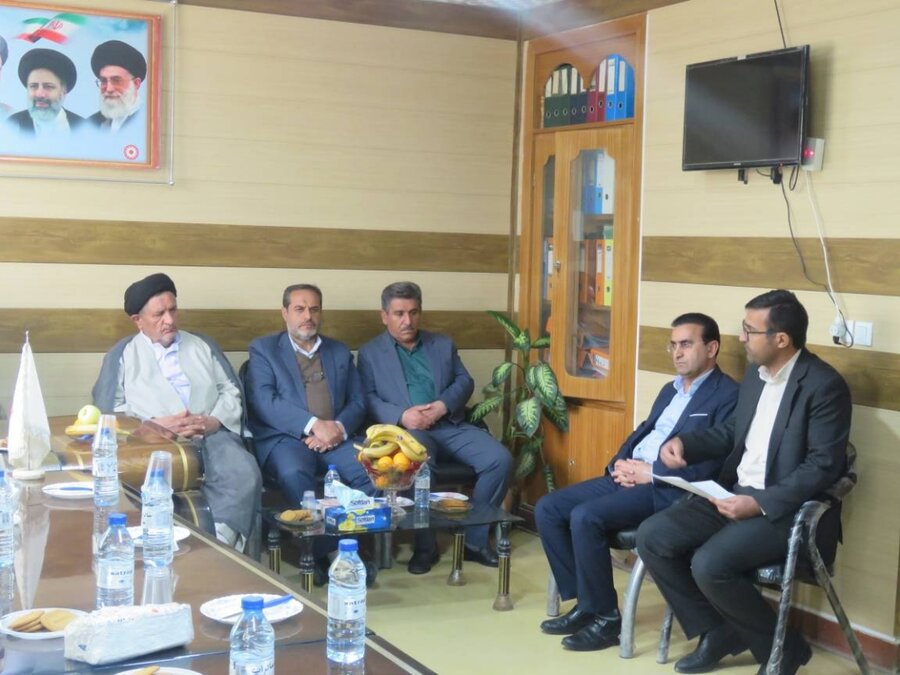نشست صمیمی جمعی از مسئولین مراکز و موسسات غیردولتی بهزیستی شهرستان کهگیلویه با حجت الاسلام موحد/تصاویر