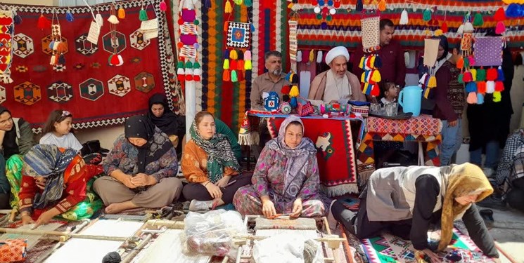 به مناسبت هفته بسیج سازندگی؛ برگزاری نمایشگاه و کارگاه اقتصاد مقاومتی صنایع دستی