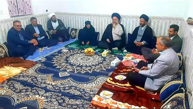 سرکشی نماینده مردم در مجلس خبرگان رهبری از ۴ خانواده شهید بخش زیلایی استان کهگیلویه و بویراحمد