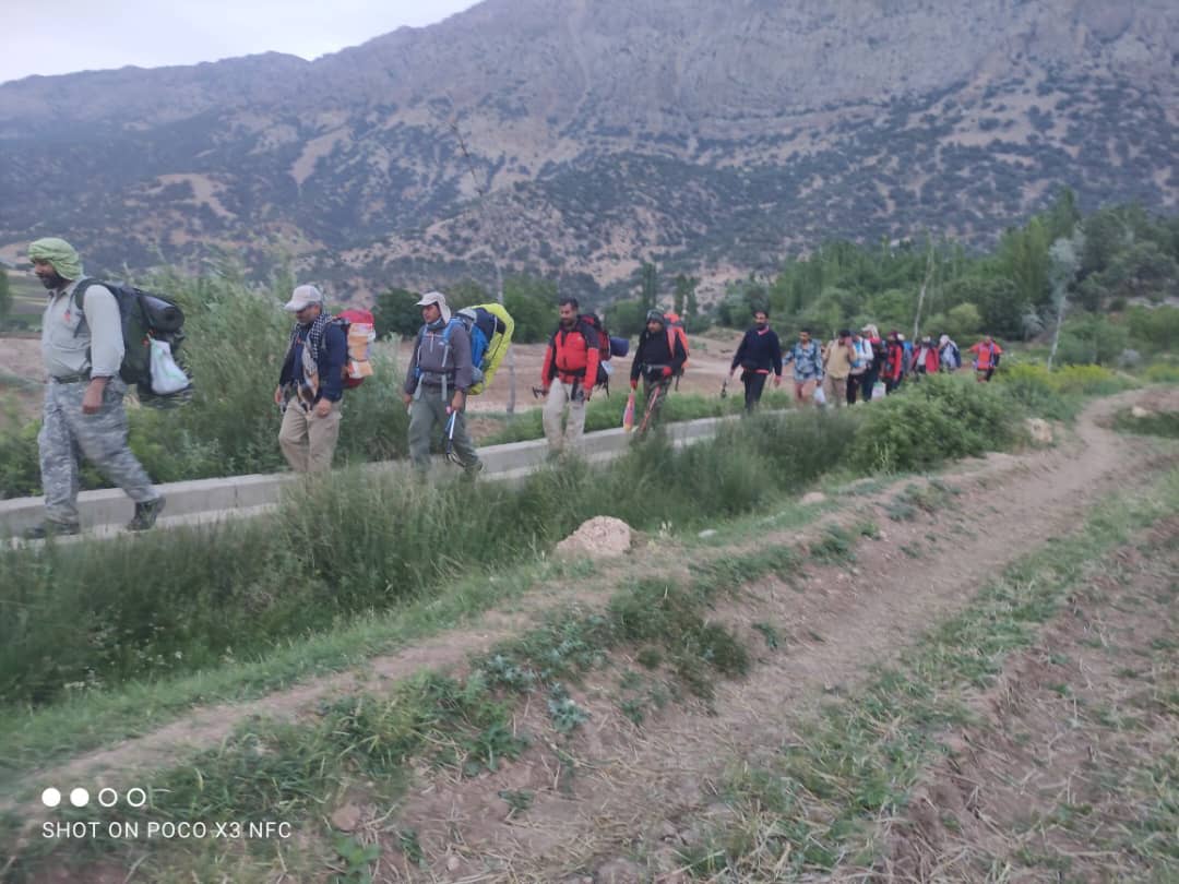 صعود تیم کوهنوردی شهرداری یاسوج به ارتفاعات دنا به مناسبت روز روابط عمومی