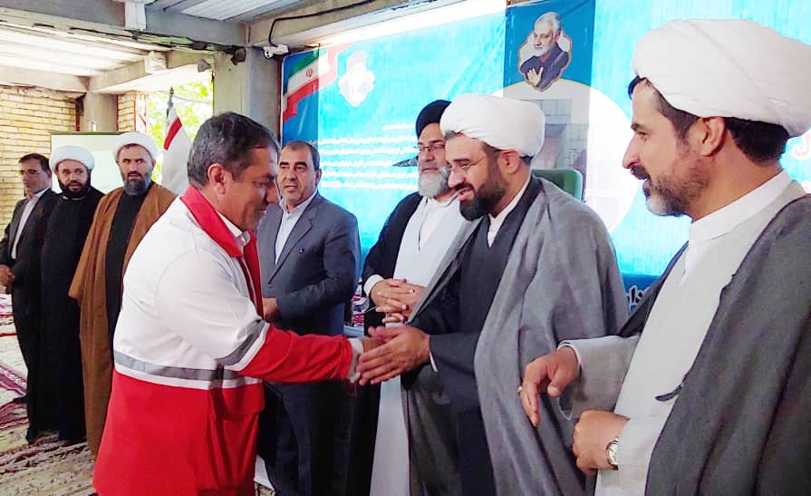 در آئین بزرگداشت مقام بقاع متبرکه و امامزادگان استان انجام شد؛ تجلیل از مدیر عامل‌جمعیت هلال‌احمر کهگیلویه و بویراحمد 