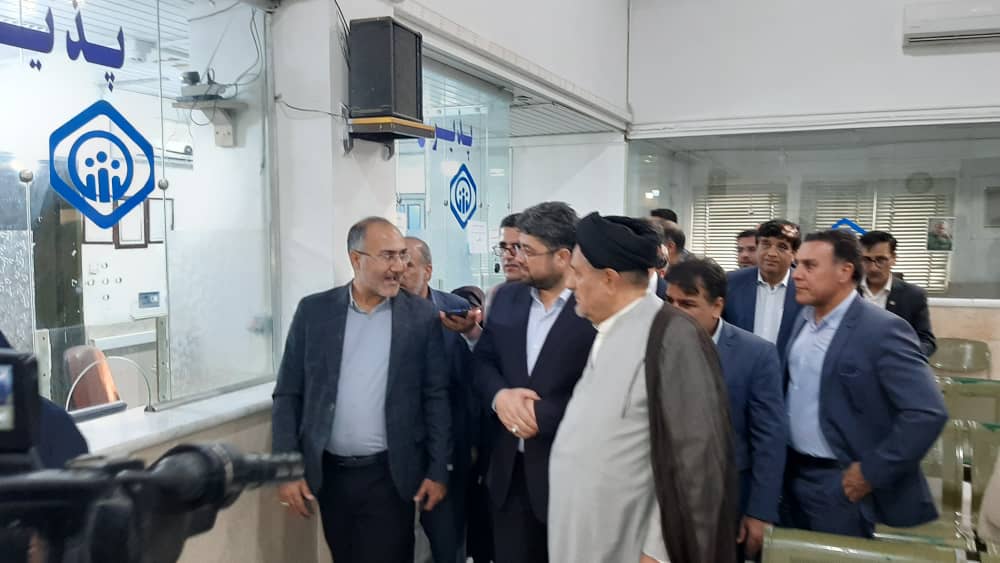 بازدید رئیس سازمان تامین اجتماعی کشور و نماینده مردم در مجلس از درمانگاه تامین اجتماعی دهدشت/تصاویر