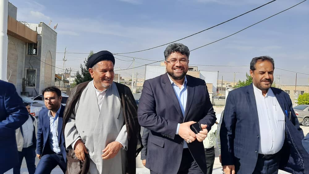 ادای احترام رئیس سازمان تامین اجتماعی کشور به گلزار مطهر شهدای دهدشت/تصاویر