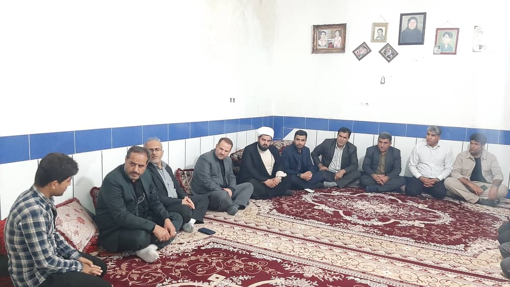 اقدام شایسته استاندار کهگیلویه و بویراحمد/بررسی مشکلات خبرنگار دهدشتی با حضور در منزل ایشان/تصاویر