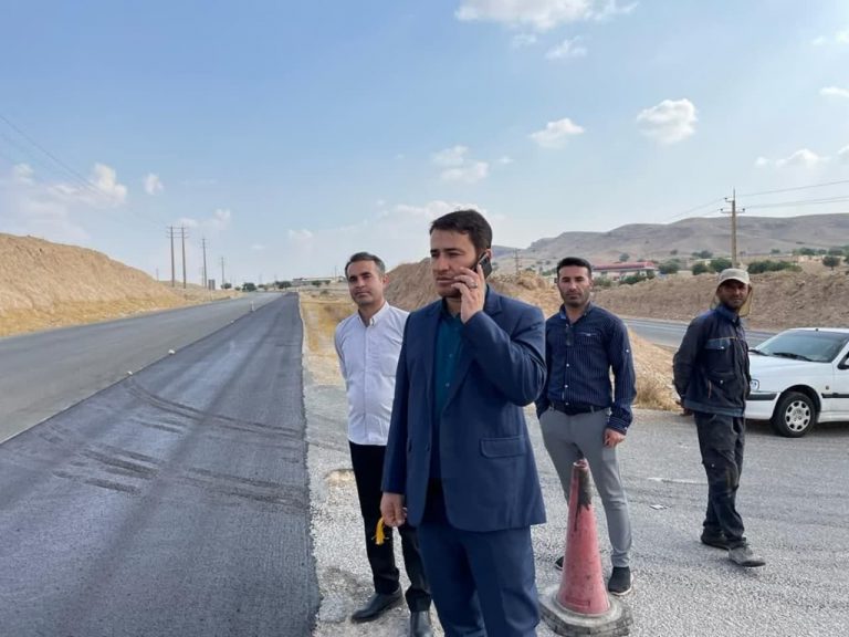 اجرای روکش آسفالت 《اسلاری سیل》محور لیکک- بهبهان به طول ۵ کیلومتر با اعتباری بیش از ۳۵ میلیارد ریال/تصاویر