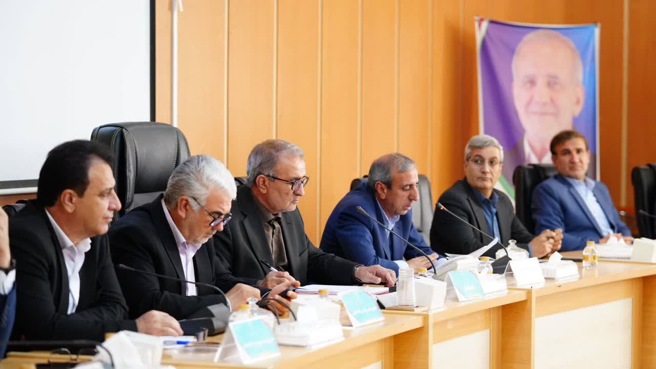 استاندار در نشست شورای برنامه‌ریزی و توسعه استان:  صرفه‌جویی و مصرف بهینه برق الزامی است/۱۱۰۰ میلیارد تومان اعتبار نفت جذب نشد؛ استاندار کهگیلویه و بویراحمد: پروژه‌ها همچنان نیمه‌تمام